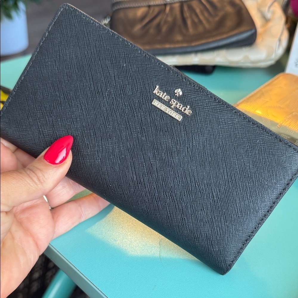 Kate Spade Black Leather Wallet clutch card holder designer bifold wristlet - Picture 2 of 9